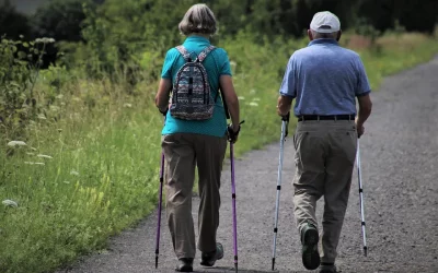 Nordic walking dla seniorów – czy warto?