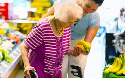 Wózki na zakupy dla seniorów – czy warto w nie zainwestować?